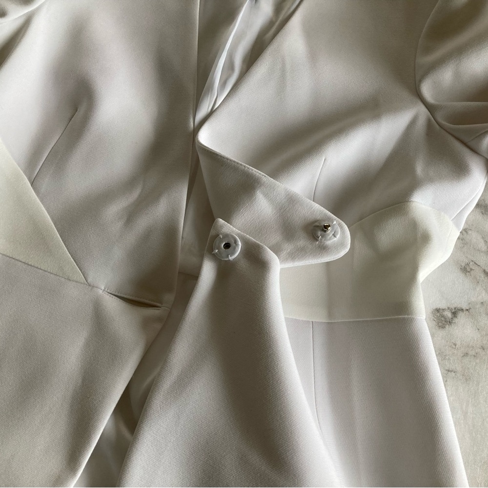 Crisp White blazer BCBGMaxAzria - Picture 2 of 9